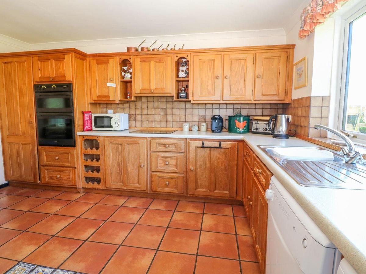 ホーリーヘッド Charming 2 Bed House Near Rhoscolyn Discounts Forヴィラ エクステリア 写真