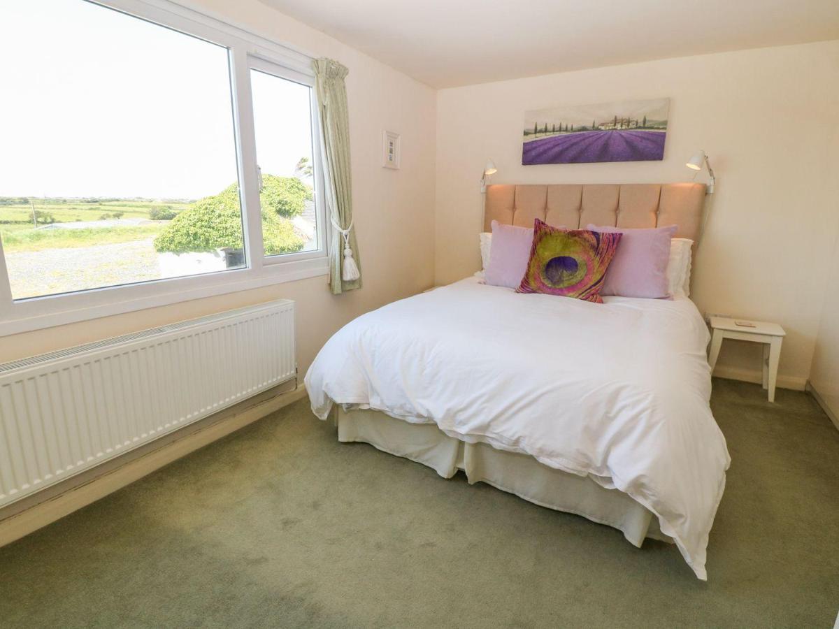 ホーリーヘッド Charming 2 Bed House Near Rhoscolyn Discounts Forヴィラ エクステリア 写真