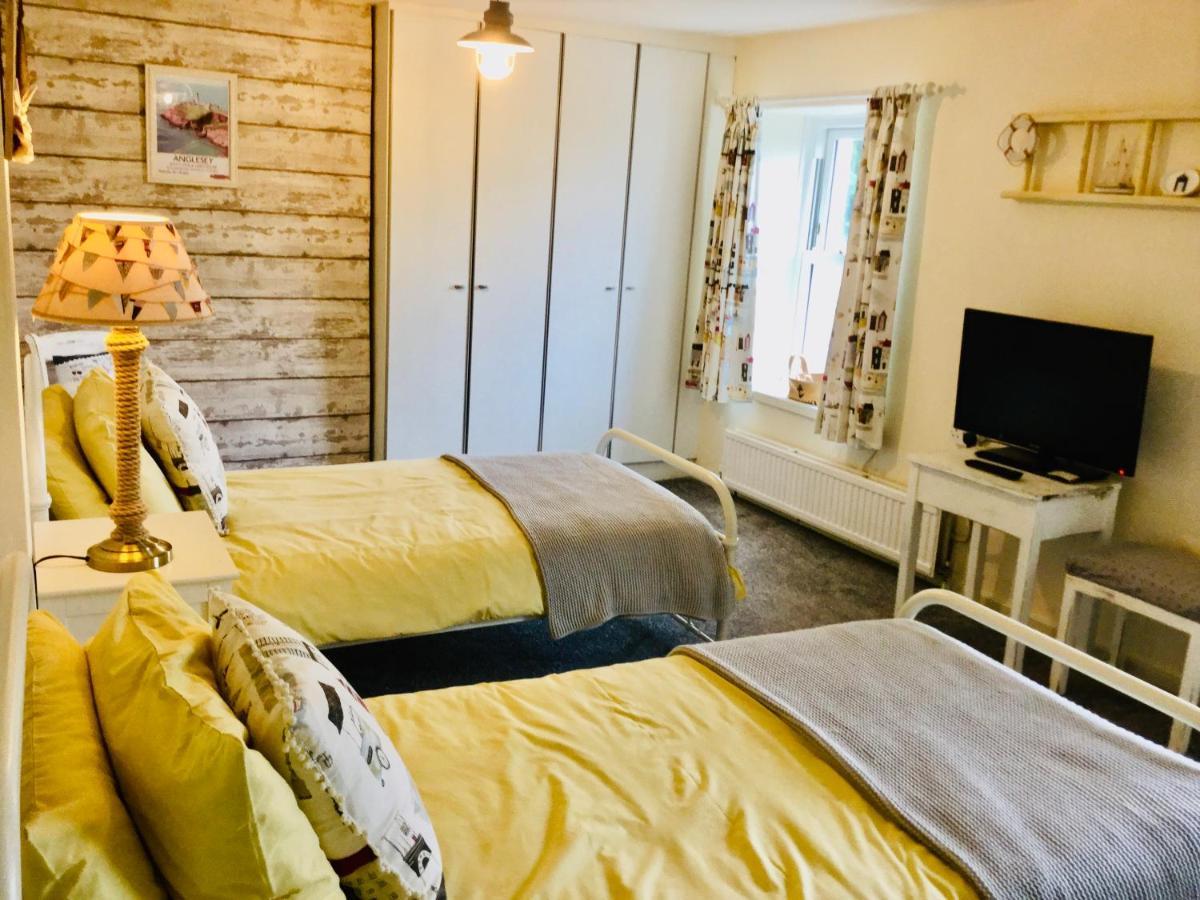 ホーリーヘッド Charming 2 Bed House Near Rhoscolyn Discounts Forヴィラ エクステリア 写真