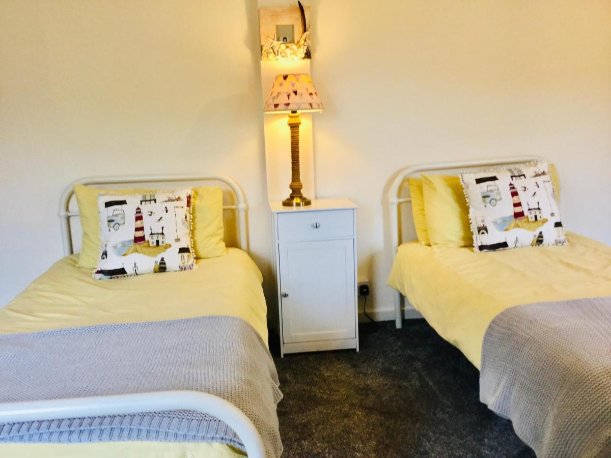 ホーリーヘッド Charming 2 Bed House Near Rhoscolyn Discounts Forヴィラ エクステリア 写真