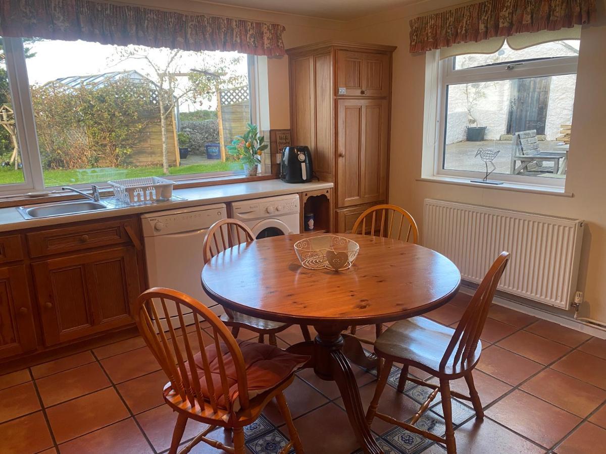 ホーリーヘッド Charming 2 Bed House Near Rhoscolyn Discounts Forヴィラ エクステリア 写真